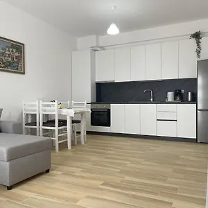  شقة Atrium Residency ألبانيا